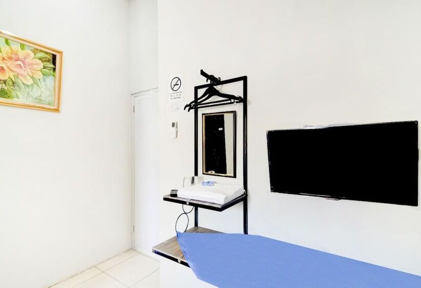 هتل Oyo 90048 Teratai Bekasi Guesthouse