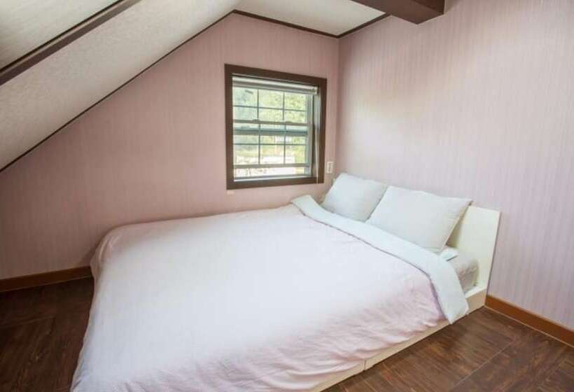 Hotel Pocheon Forest Pension