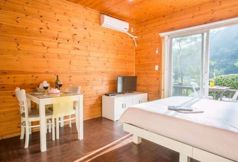 Hotel Pocheon Forest Pension