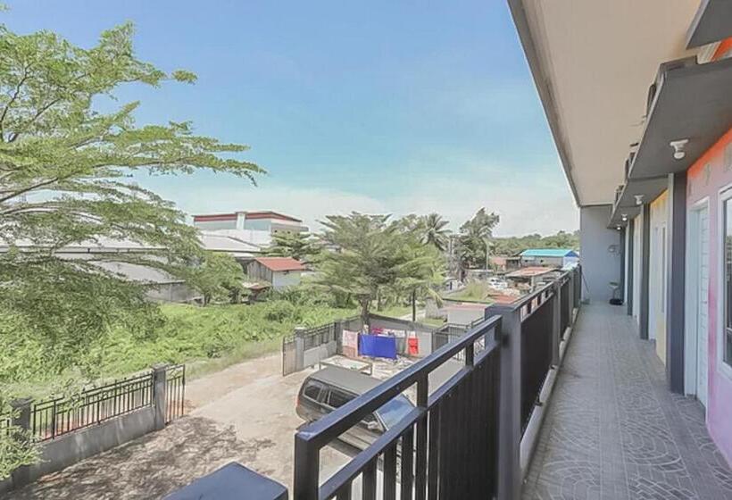 호텔 Reddoorz At Pelangi Guest House