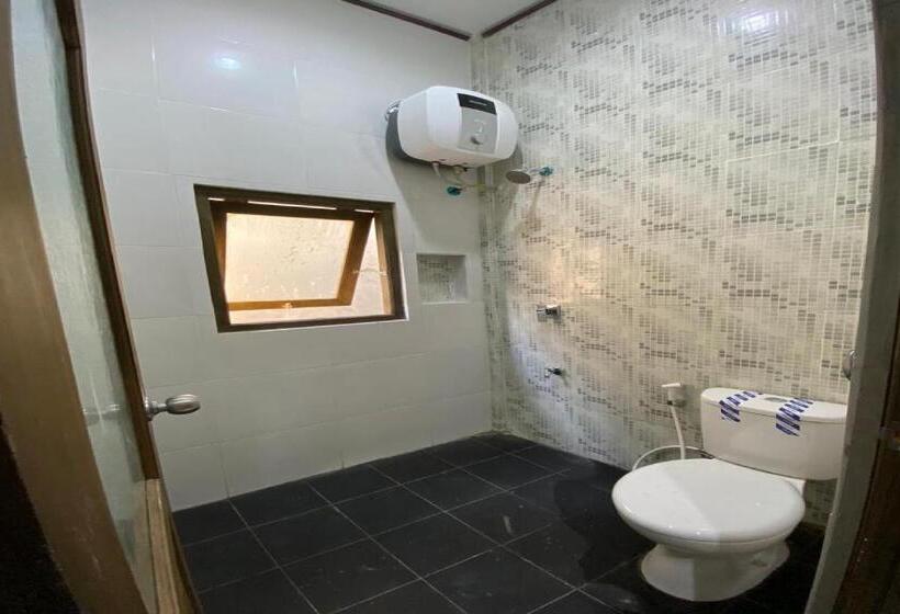 فندق Reddoorz Near Mojokerto Train Station