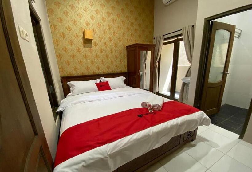 فندق Reddoorz Near Mojokerto Train Station