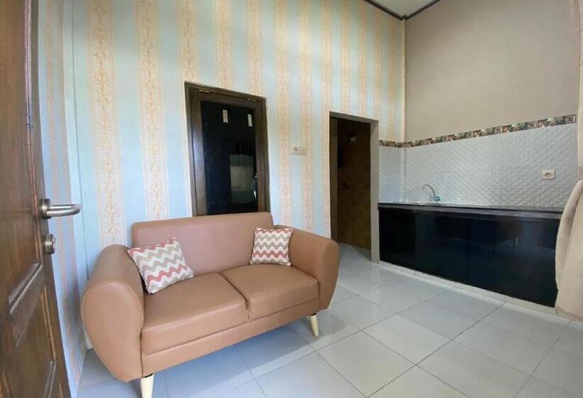 فندق Reddoorz Near Mojokerto Train Station