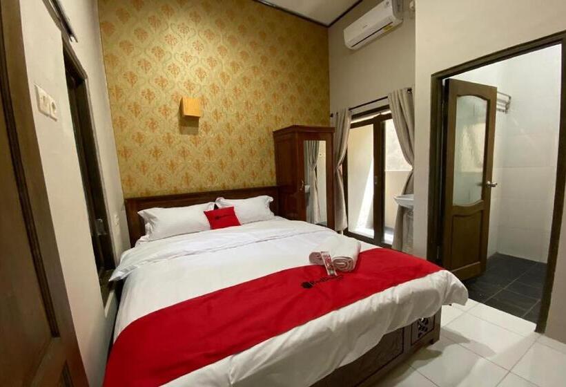فندق Reddoorz Near Mojokerto Train Station