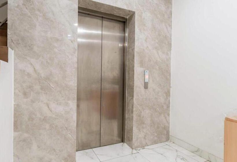 酒店 Reddoorz Plus @ Jalan Veteran Palembang