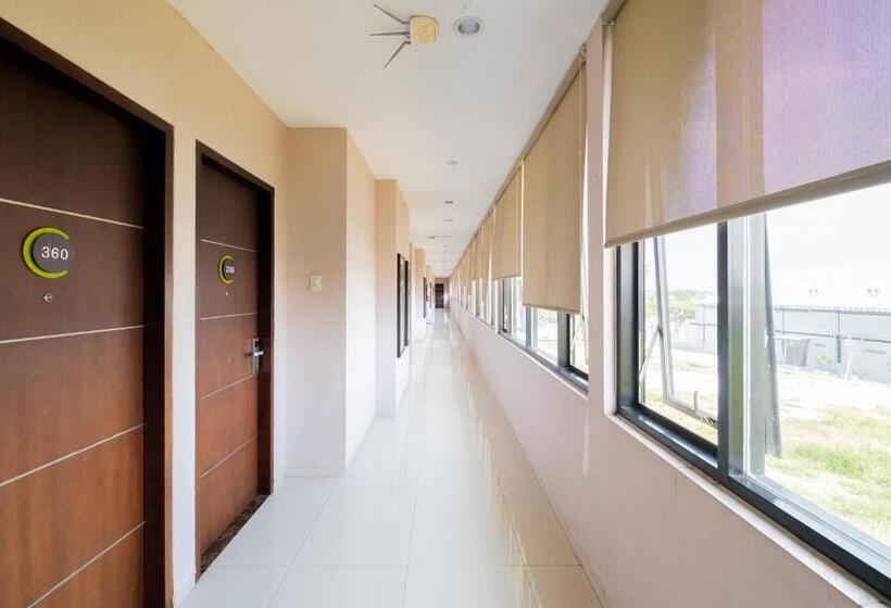 فندق Reddoorz Premium @ Jalan Veteran Bojonegoro