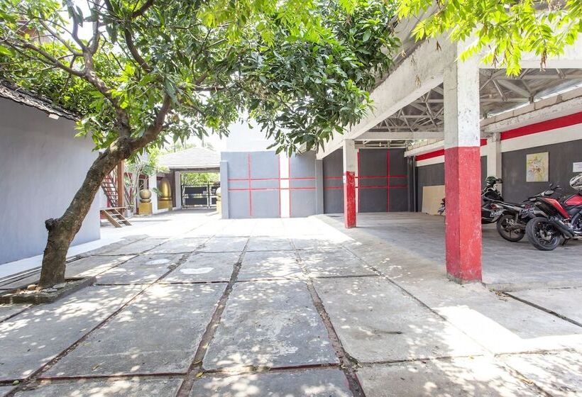 ホテル Spot On 1055 Sakura Homestay Syariah