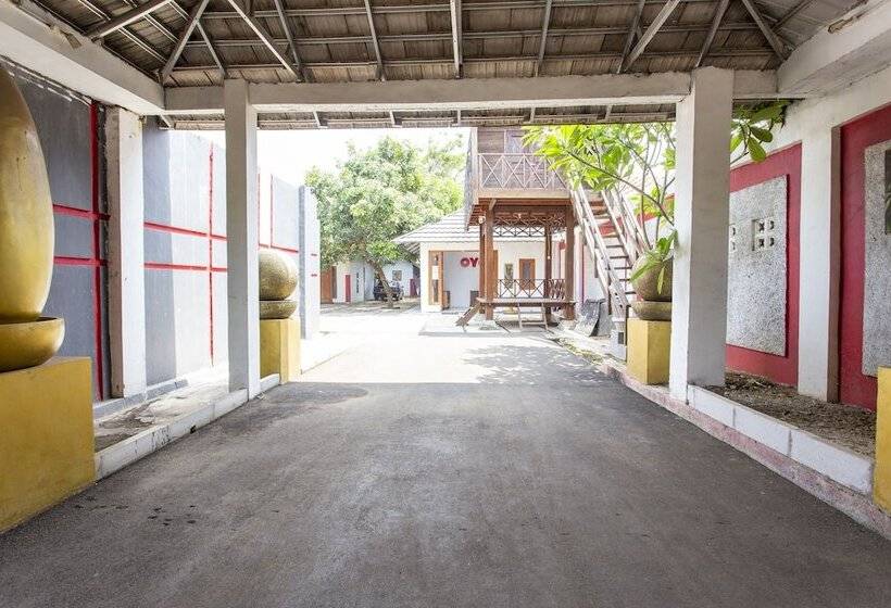 ホテル Spot On 1055 Sakura Homestay Syariah