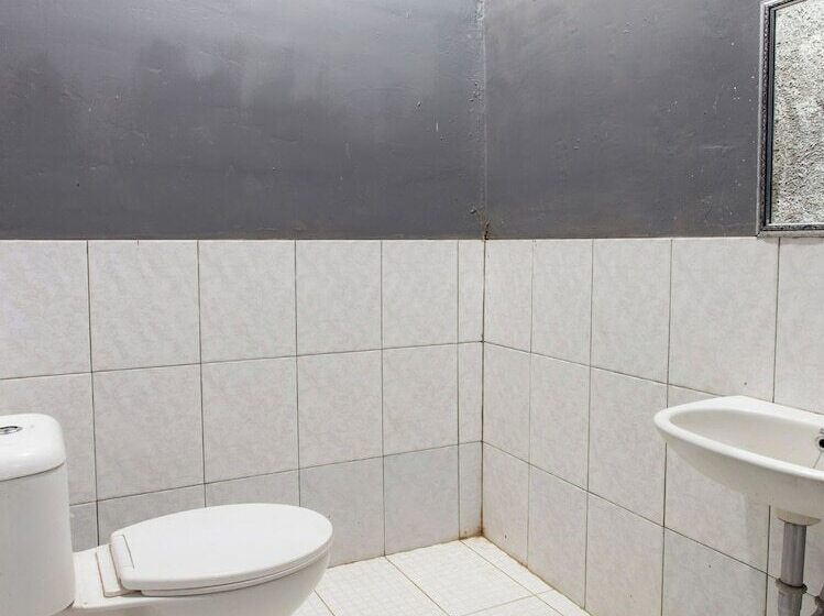 ホテル Spot On 1055 Sakura Homestay Syariah