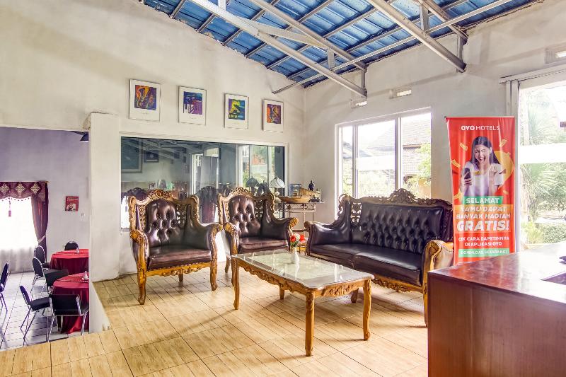 호텔 Spot On 90046 Villa Anyelir Yustik Selabintana