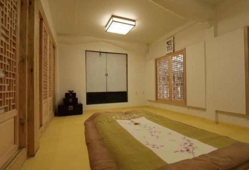 בית מלון כפרי Youngcheon Gwiaegotaek Hanok Pension