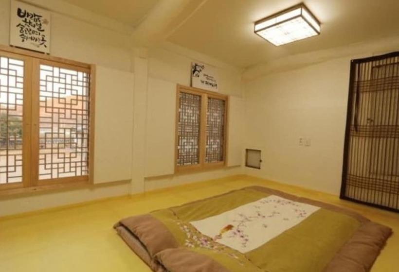 בית מלון כפרי Youngcheon Gwiaegotaek Hanok Pension