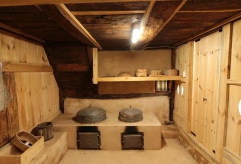 בית מלון כפרי Youngcheon Gwiaegotaek Hanok Pension