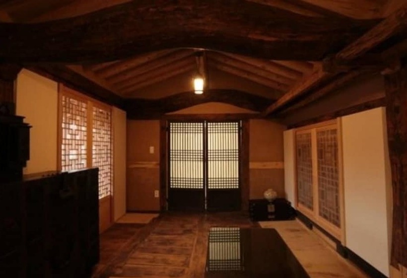 בית מלון כפרי Youngcheon Gwiaegotaek Hanok Pension