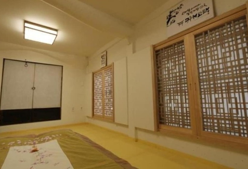 בית מלון כפרי Youngcheon Gwiaegotaek Hanok Pension