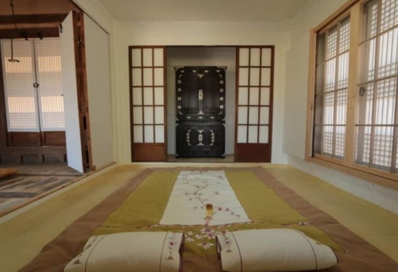 בית מלון כפרי Youngcheon Gwiaegotaek Hanok Pension