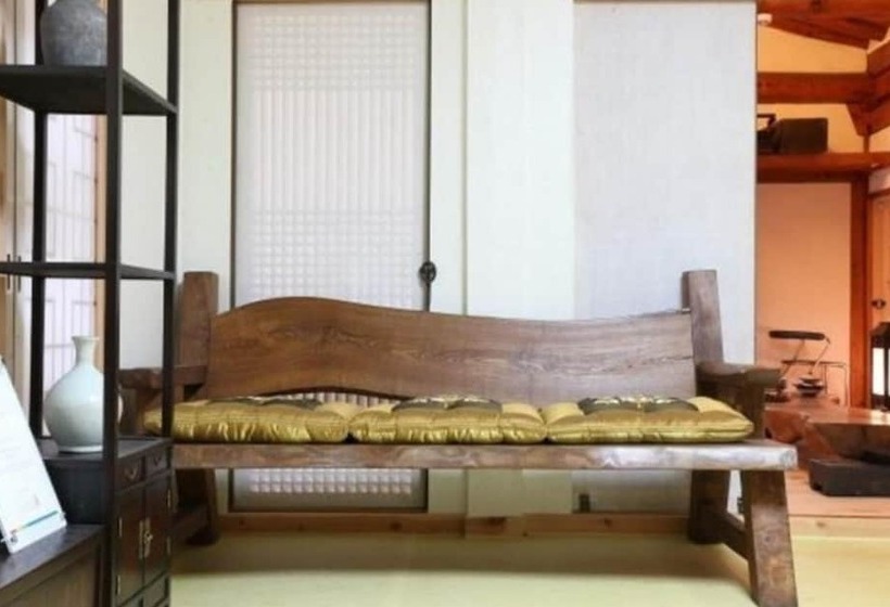 בית מלון כפרי Youngcheon Gwiaegotaek Hanok Pension