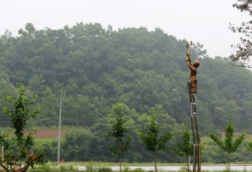 בית מלון כפרי Youngcheon Gwiaegotaek Hanok Pension