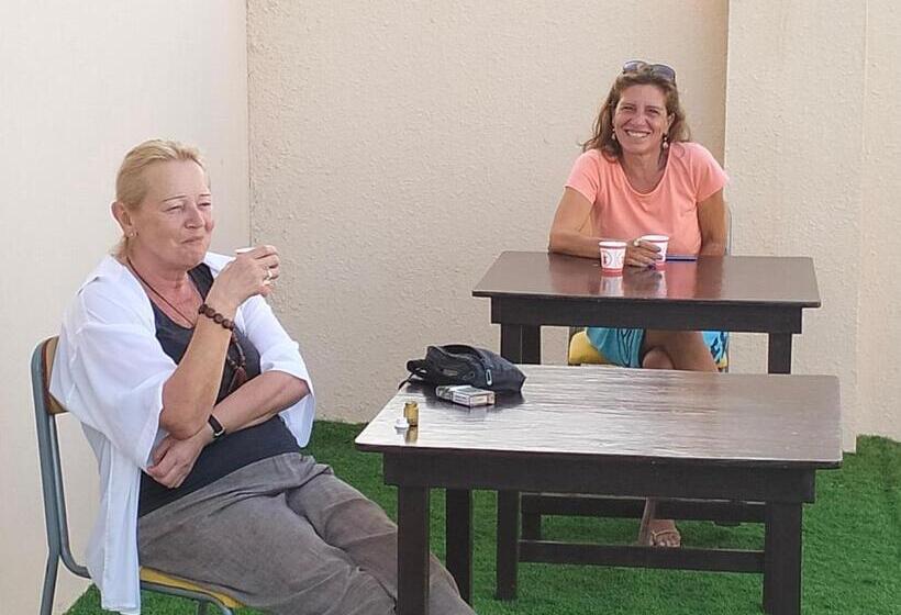 پانسیون Turtle Guest House