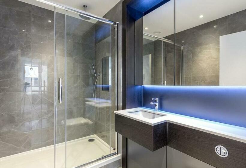 酒店 2 Bed Property Close To Heathrow Airport