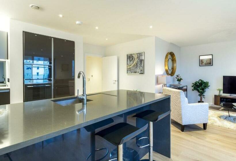 هتل 2 Bed Property Close To Heathrow Airport