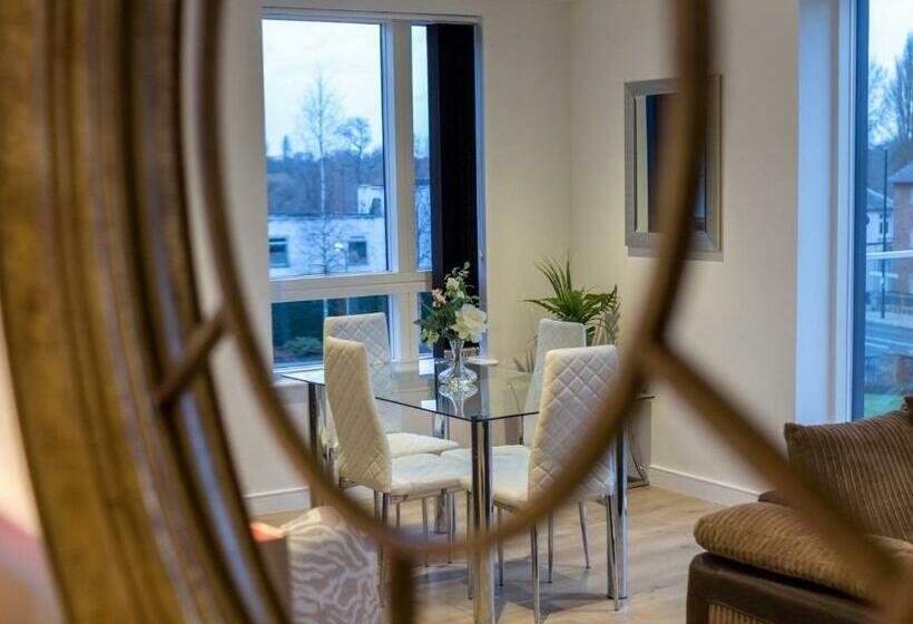 酒店 2 Bed Property Close To Heathrow Airport