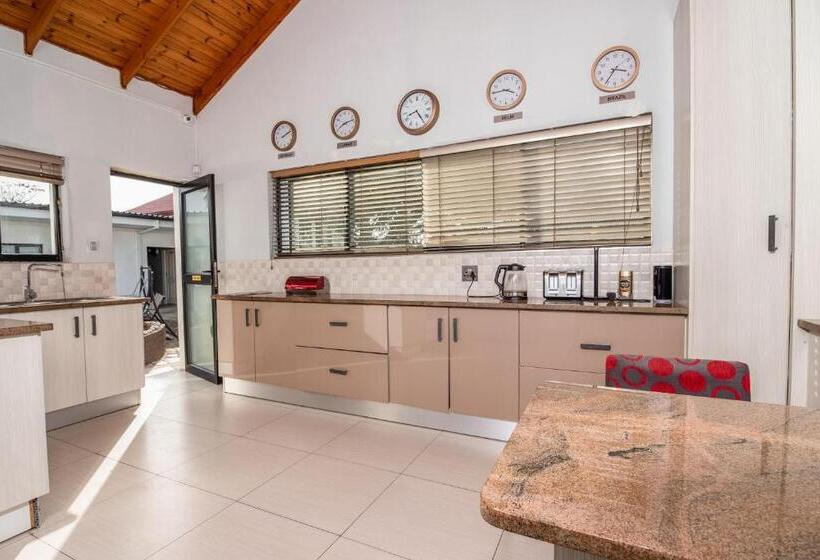 هتل Cashmere Suites