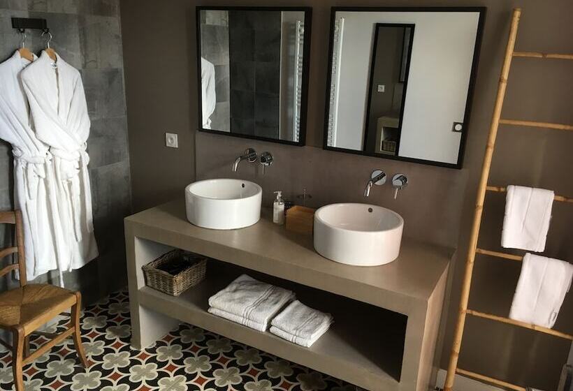 Отель Clos Des Aspres