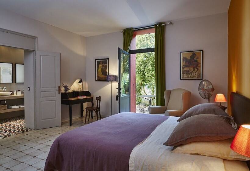 Отель Clos Des Aspres