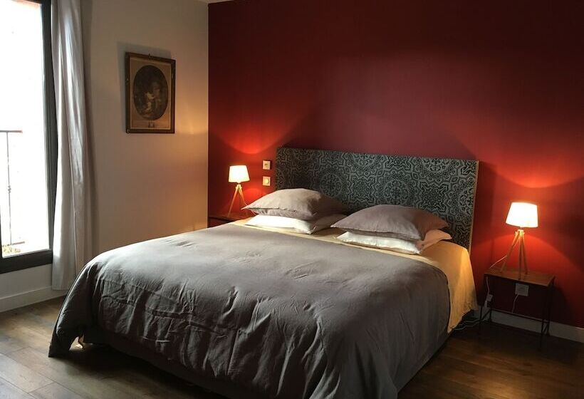 Отель Clos Des Aspres