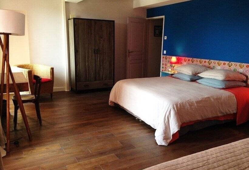 Отель Clos Des Aspres