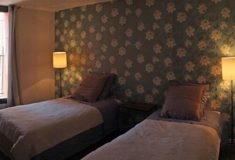 Отель Clos Des Aspres