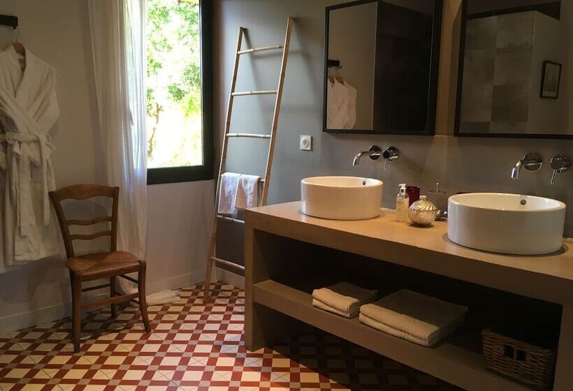 Отель Clos Des Aspres