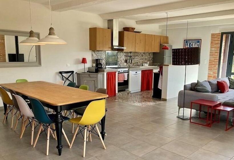 Отель Clos Des Aspres