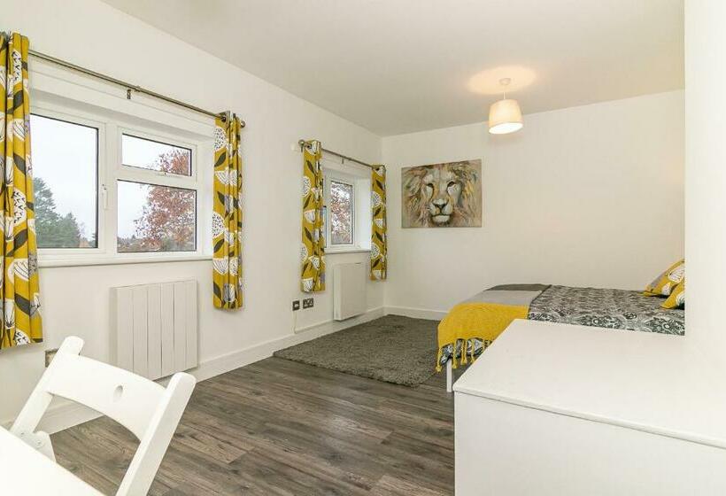 Отель Denby Lodge