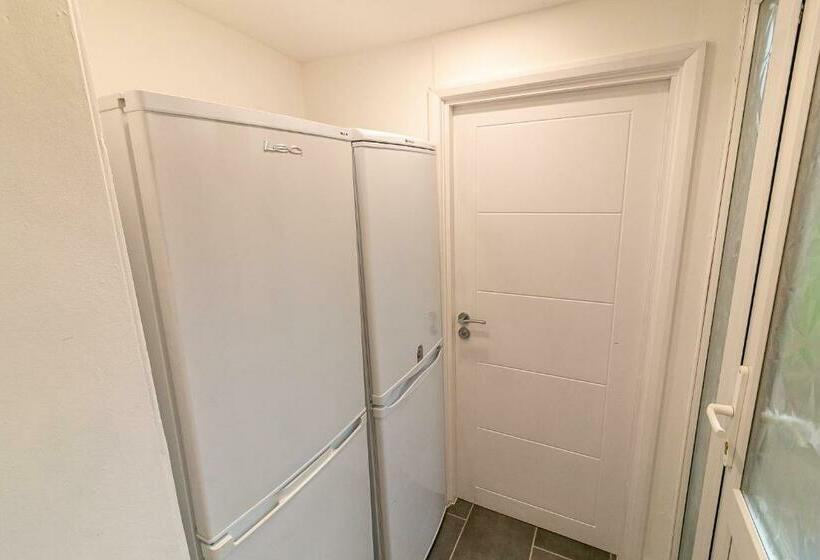 Отель Denby Lodge