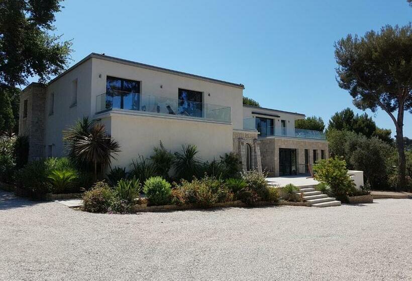 Отель Hpc Suites   Parking Gratuit & Piscine Chauffée