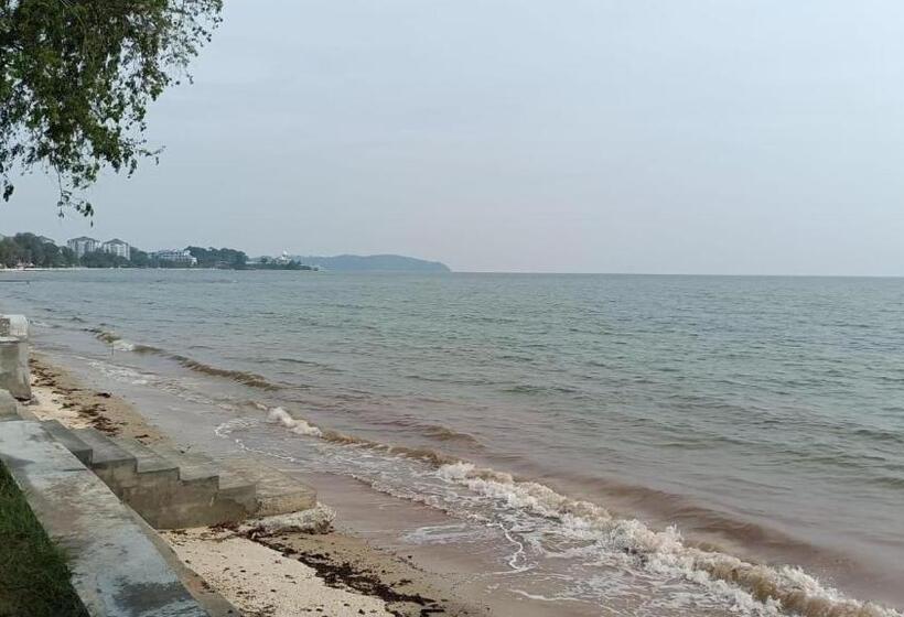 هتل Pacific Regency Beach Resort Port Dickson