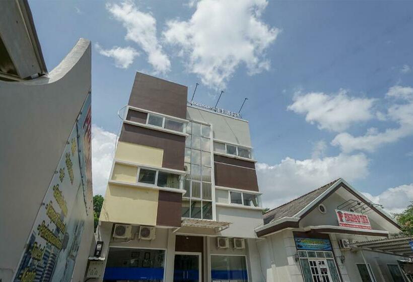 בית מלון כפרי Reddoorz Plus Near Palembang Airport 3