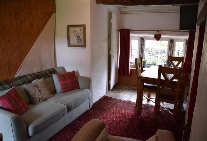 ホテル Sweetbriar Cottage Bed & Breakfast And Camping