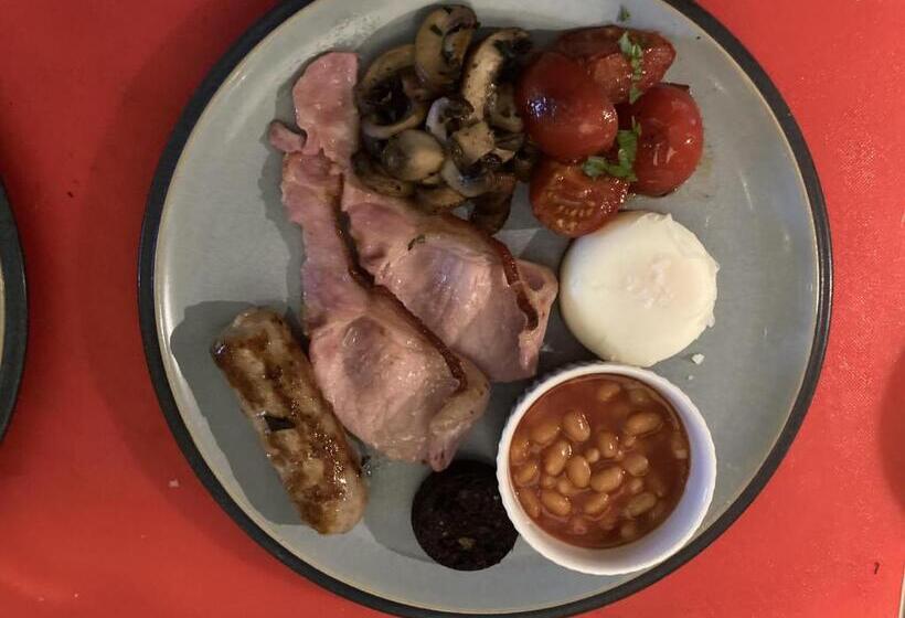 ホテル Sweetbriar Cottage Bed & Breakfast And Camping