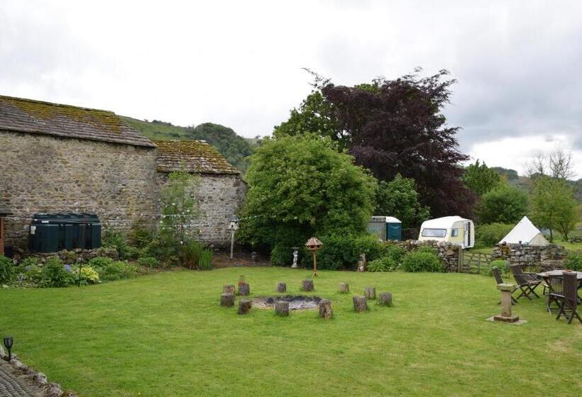 ホテル Sweetbriar Cottage Bed & Breakfast And Camping