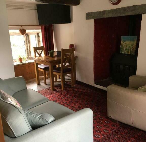 ホテル Sweetbriar Cottage Bed & Breakfast And Camping