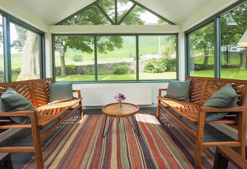 فندق Wayside Cottage