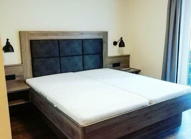 هاستل Die Reinbachstube