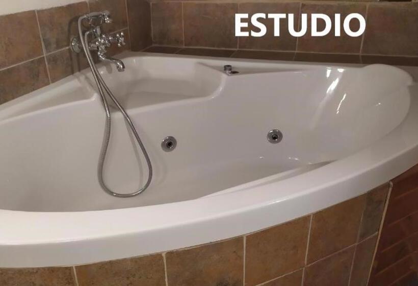 مبيت وإفطار Alojamientos La Casa De Piedra