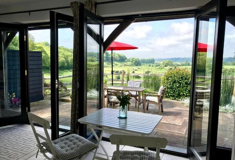 مبيت وإفطار The Cow Hide