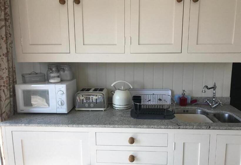 ベッドアンドブレックファースト The Cow Hide