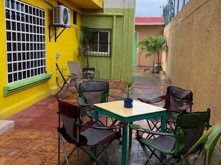 Отель Airport Sleepy Inn