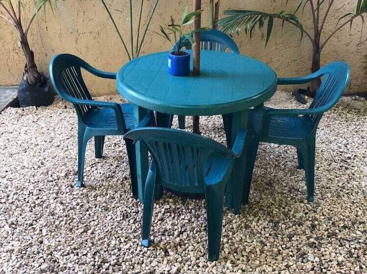 Отель Airport Sleepy Inn